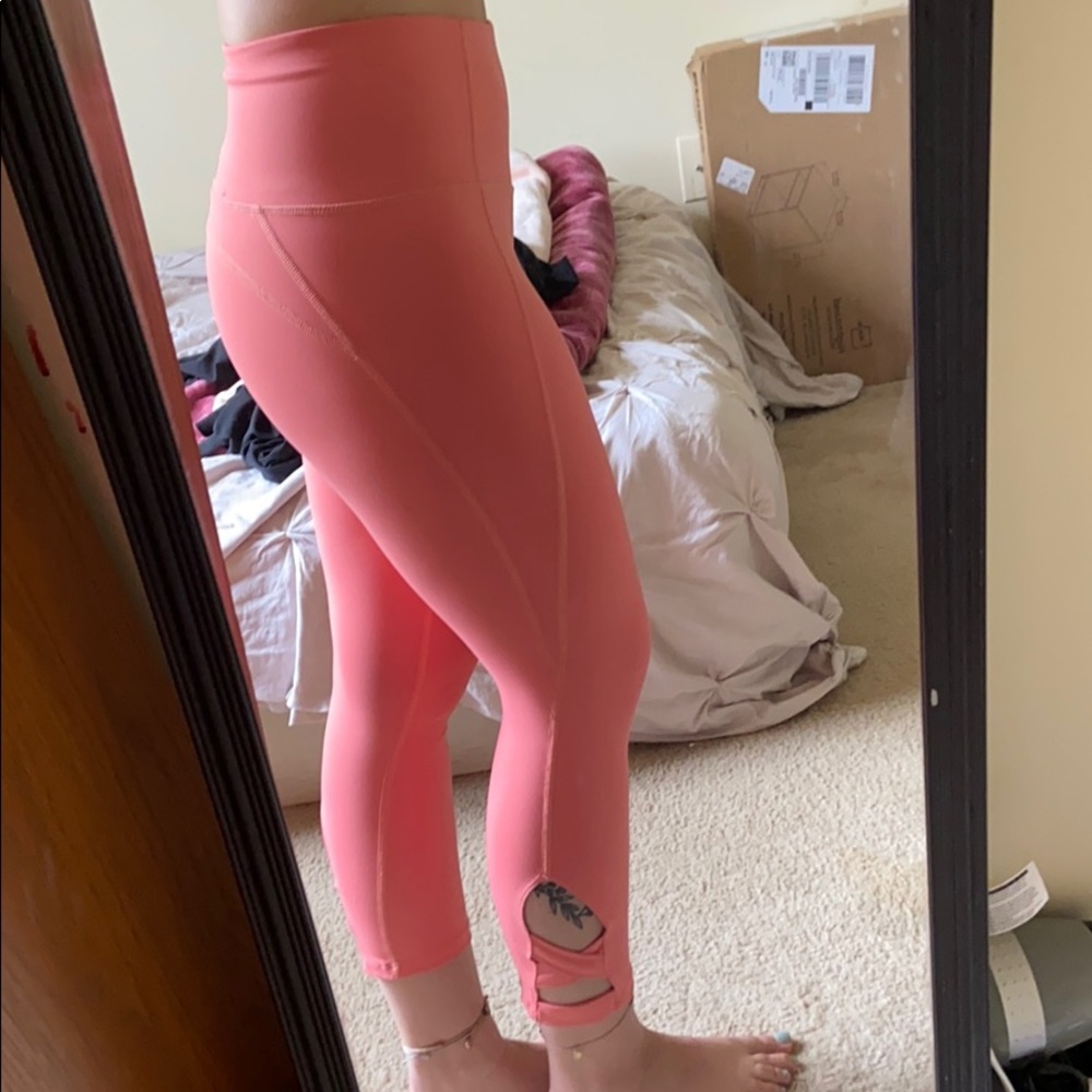 Apana salmon colored workout leggings